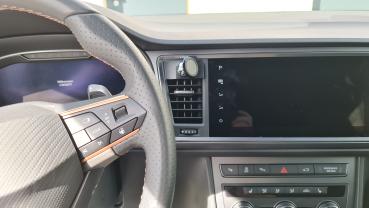 Preview: RS-Mount, fahrzeugspezifischer Handyhalter passend für Seat Ateca und Ateca Cupra links neben Bildschirm, Made in Germany